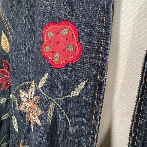 Vintage Chico’s Design 3 floral embroidered beaded denim zip up shacket jacket - Picture 6 of 12